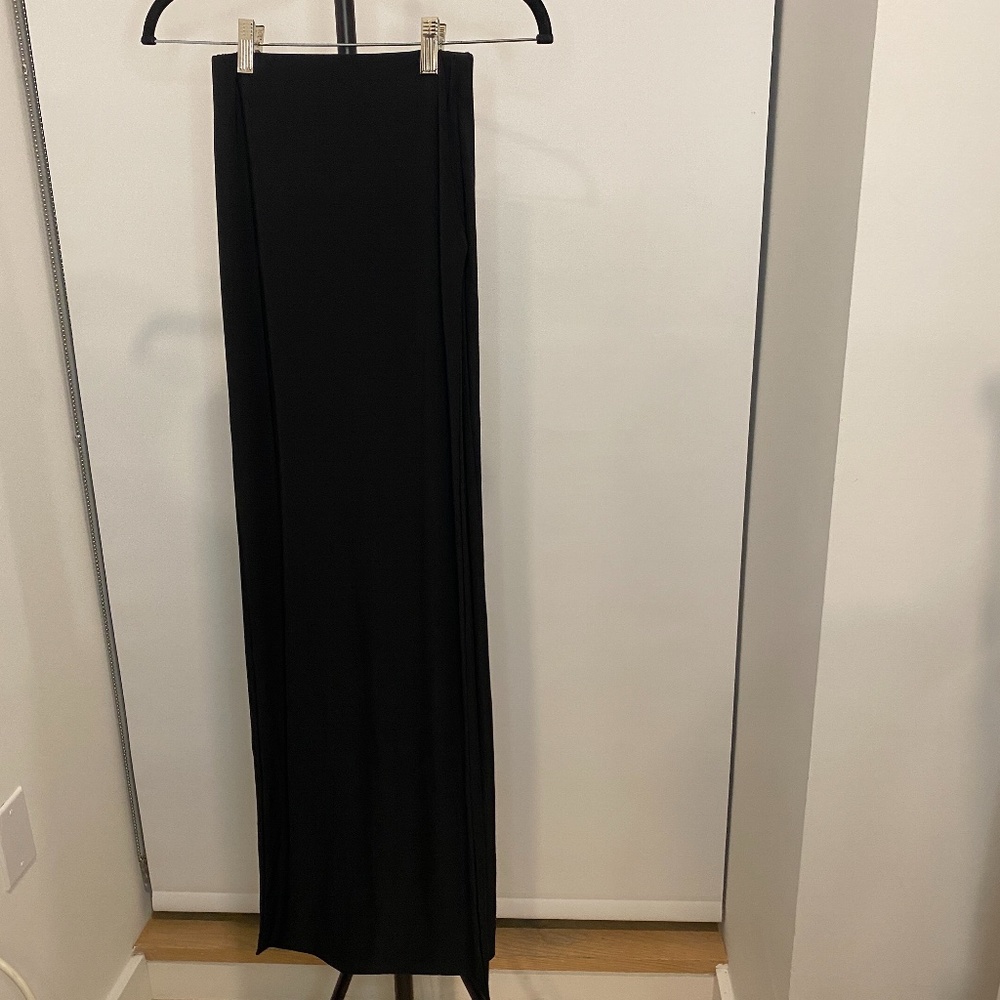 🦋Fashion Nova Black Maxi Skirt with Side slits